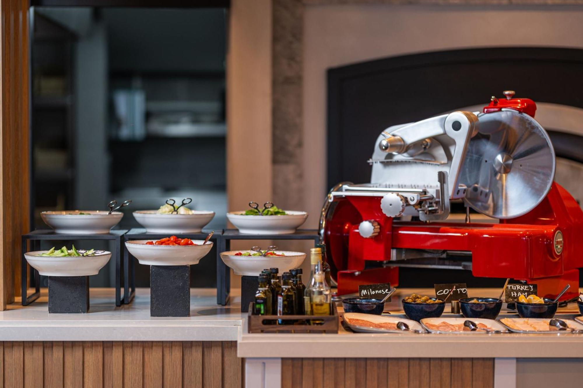 Tirana Marriott Hotel Zewnętrze zdjęcie